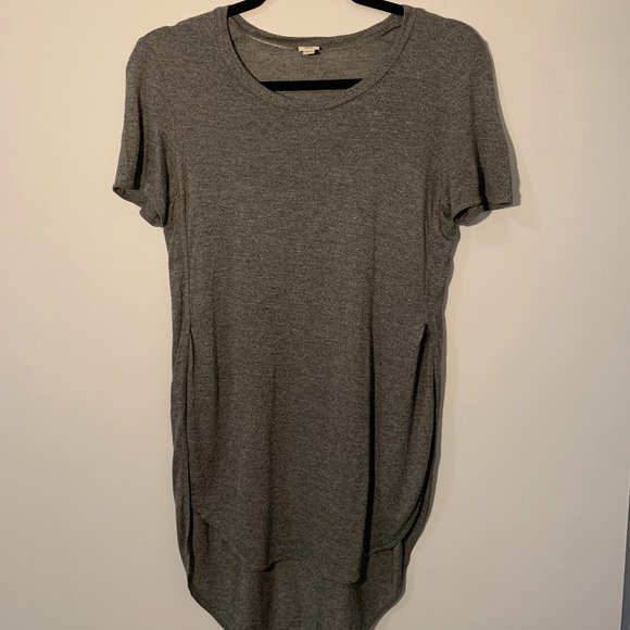 Aritzia Wilfred grey T-shirt with rounded hem and long side slits. XXS - Picture 1 of 4